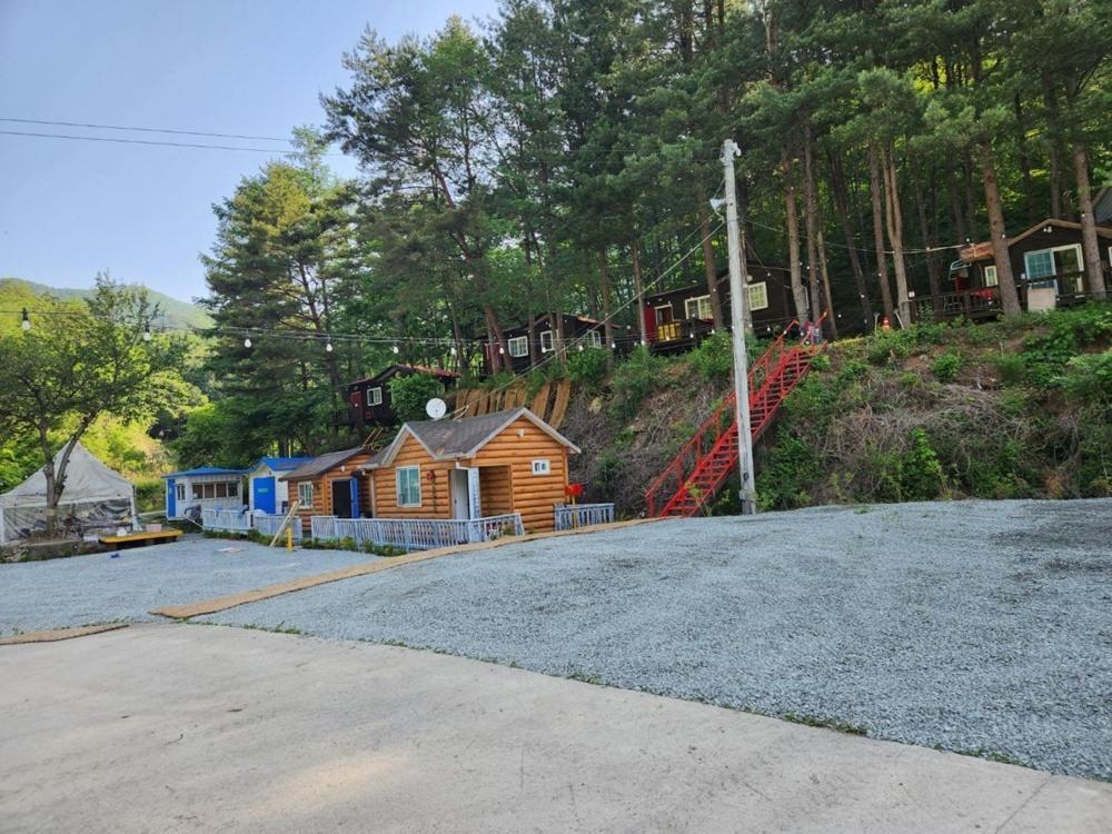 Hongcheon Gongjaksan Recreational Forest Pension Cameră foto