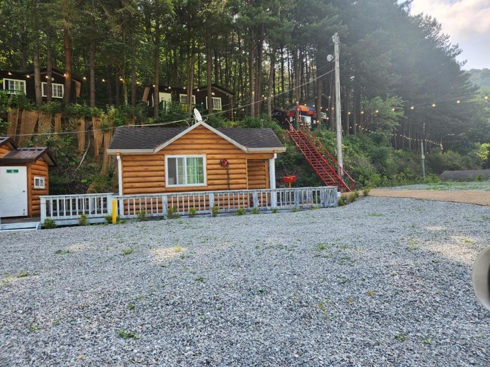 Hongcheon Gongjaksan Recreational Forest Pension Exterior foto